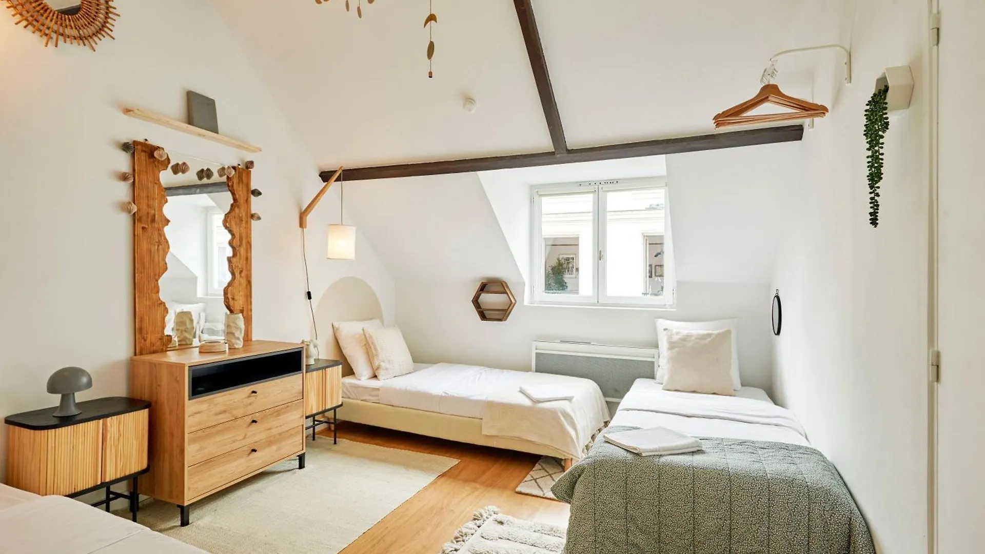 Bourgon Flat Paris